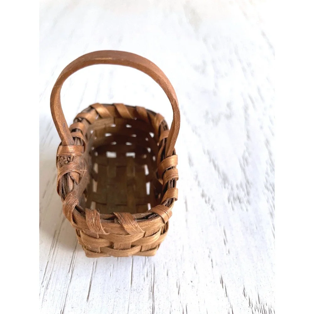 Miniature Handwoven Splint Basket‎ with Handle Rustic Dollhouse Farmhouse Decor